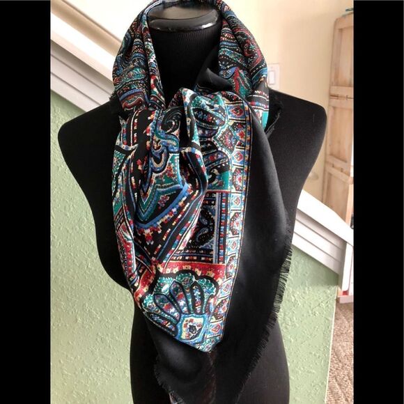 Beautiful oversized scarf - Picture 1 of 1